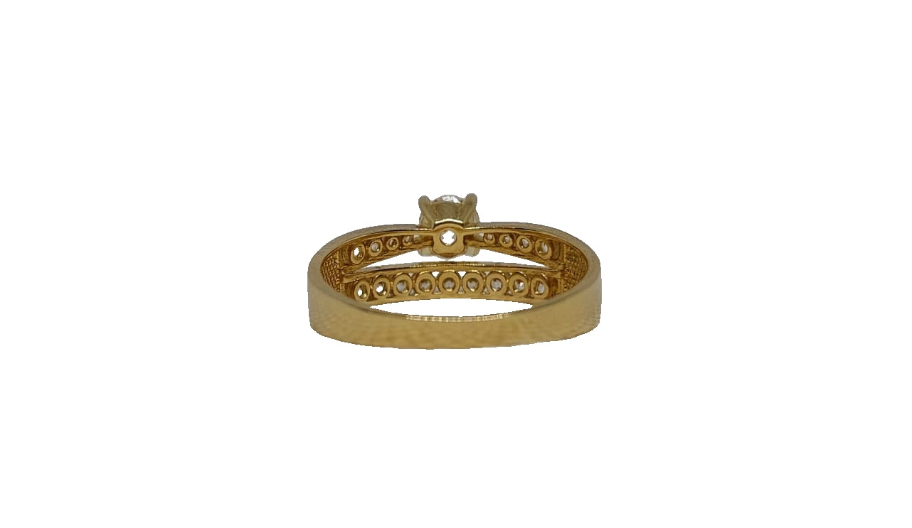 9ct Yellow gold round 4 claw spilt shank channel setting cubic zirconia ring
