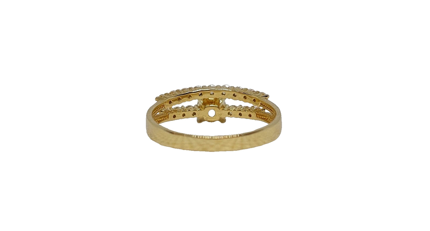 9ct Yellow gold round 4 claw split shank claw setting cubic zirconia ring