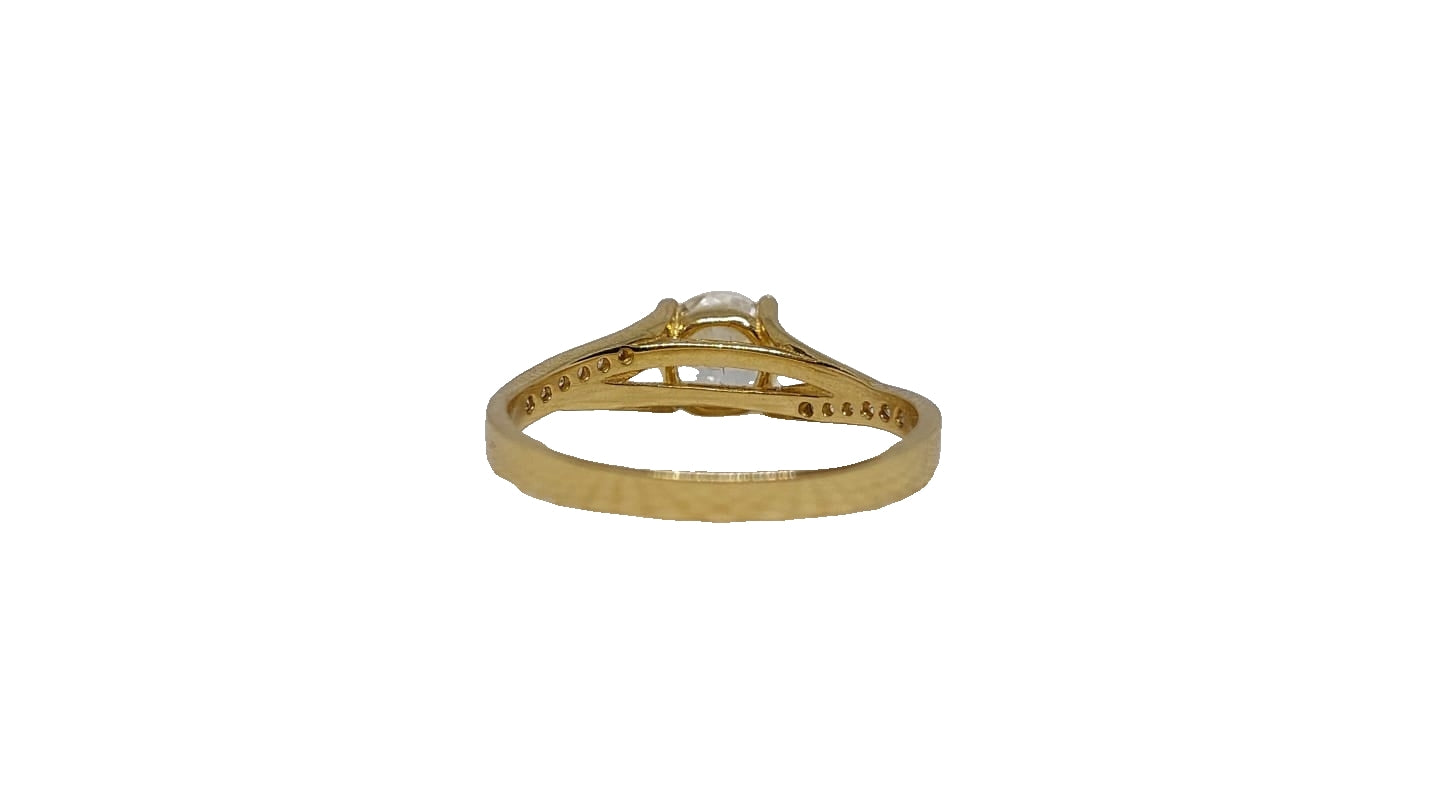 9ct Yellow gold 4 claw round cubic zirconia split shank ring