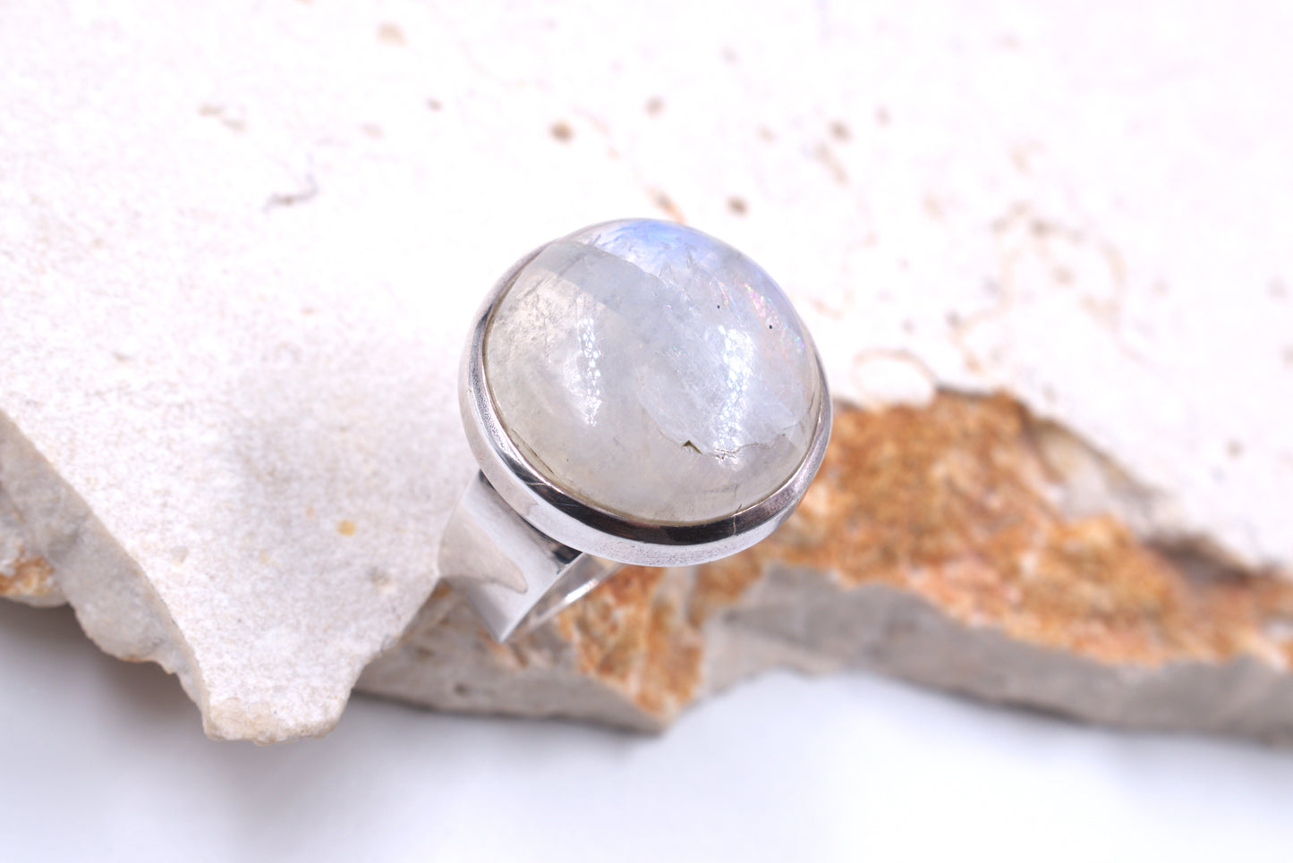 Sterling Silver Cabachon Round Moonstone Ring
