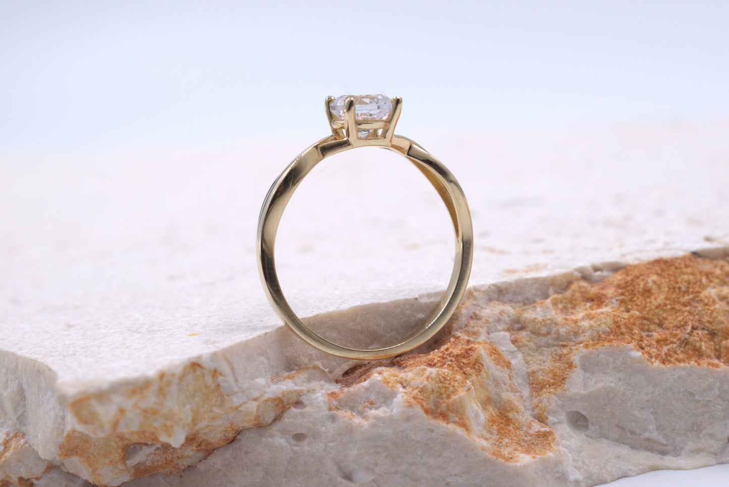 9ct Yellow Gold Twisted Band Cubic Zirconia Ring