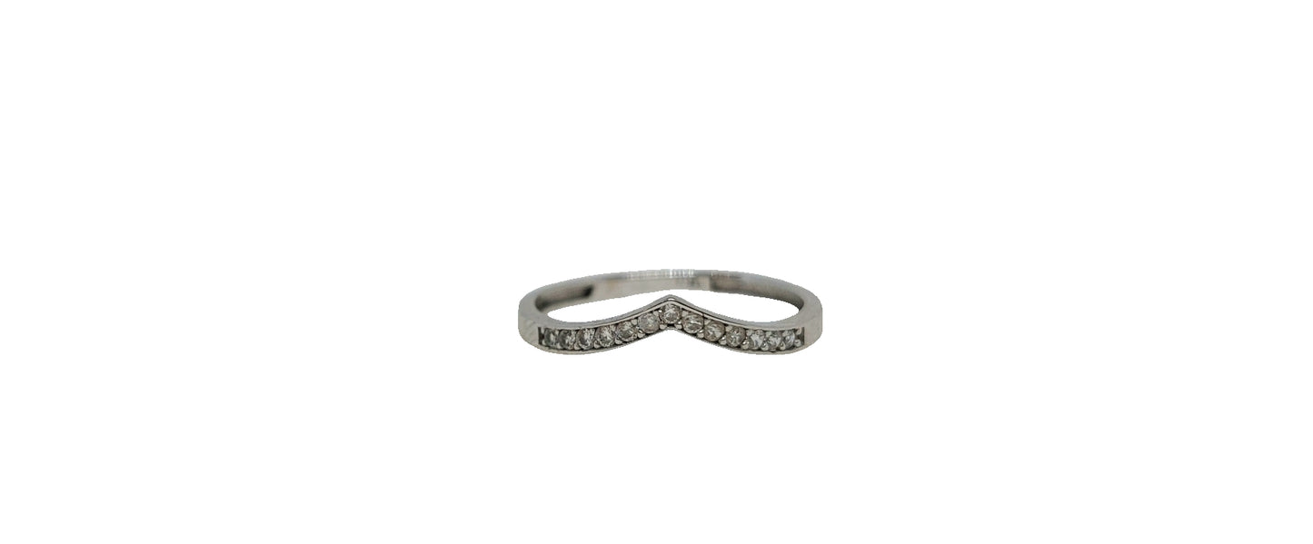 9ct White gold cubic zirconia channel setting V-shape band