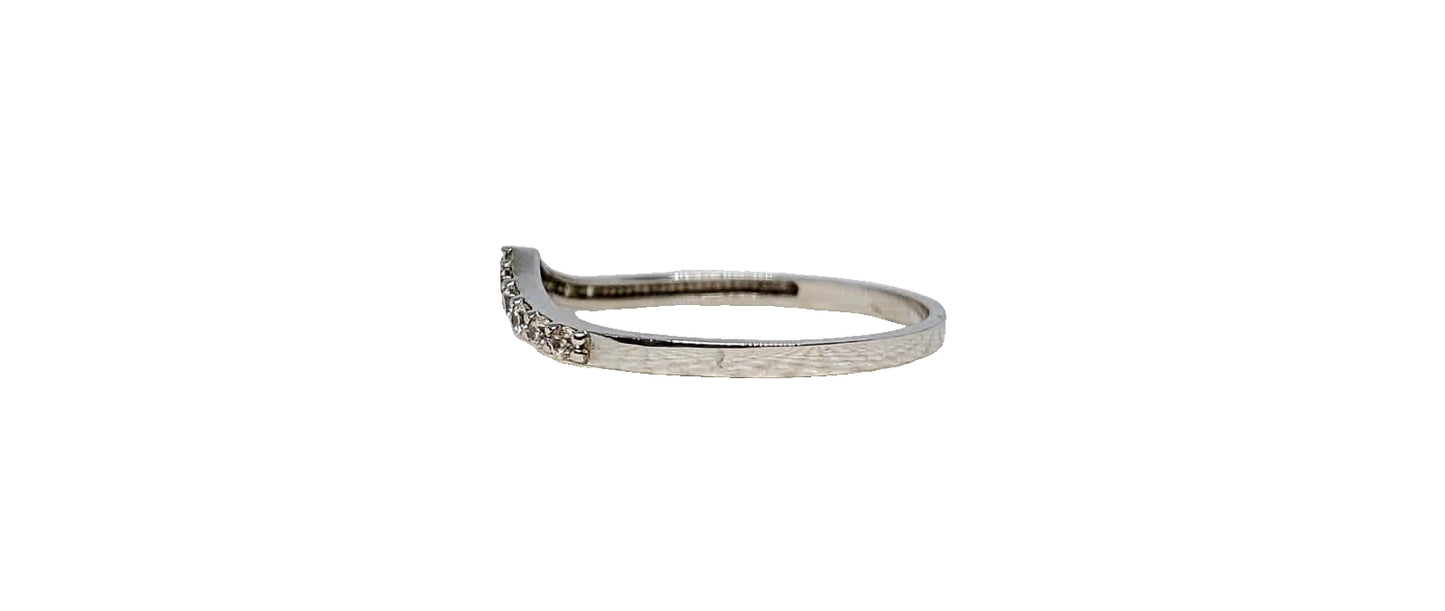 9ct White gold cubic zirconia V-shape claw setting band