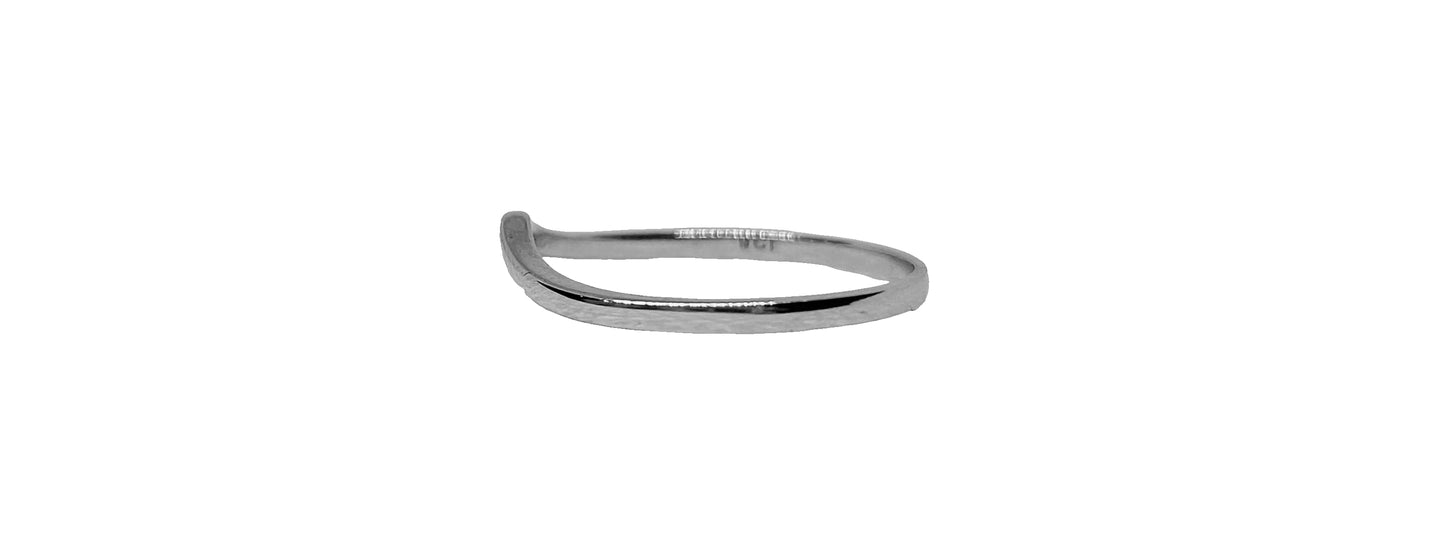9ct White gold plain V-shape eternity band