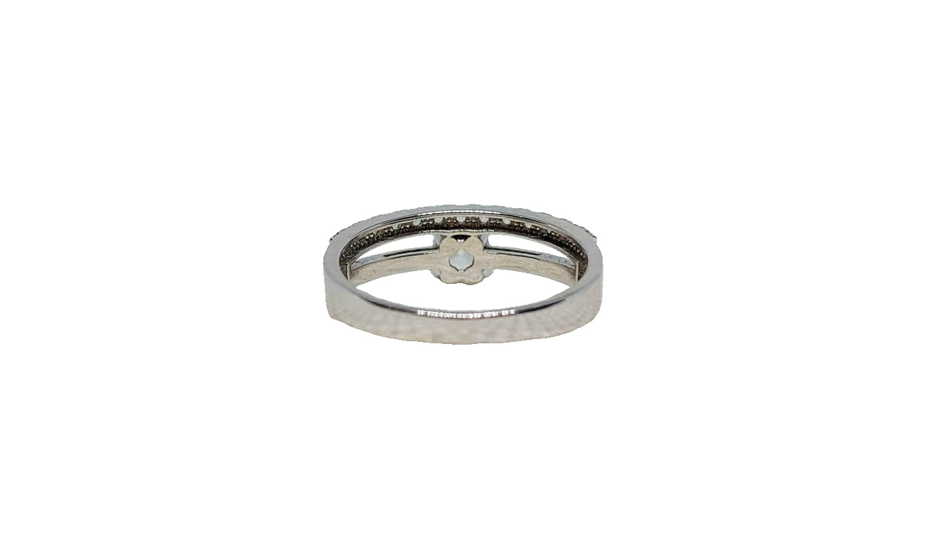 9ct White gold round 4 claw solitaire cubic zirconia with split shank plain/cubic zirconia ring