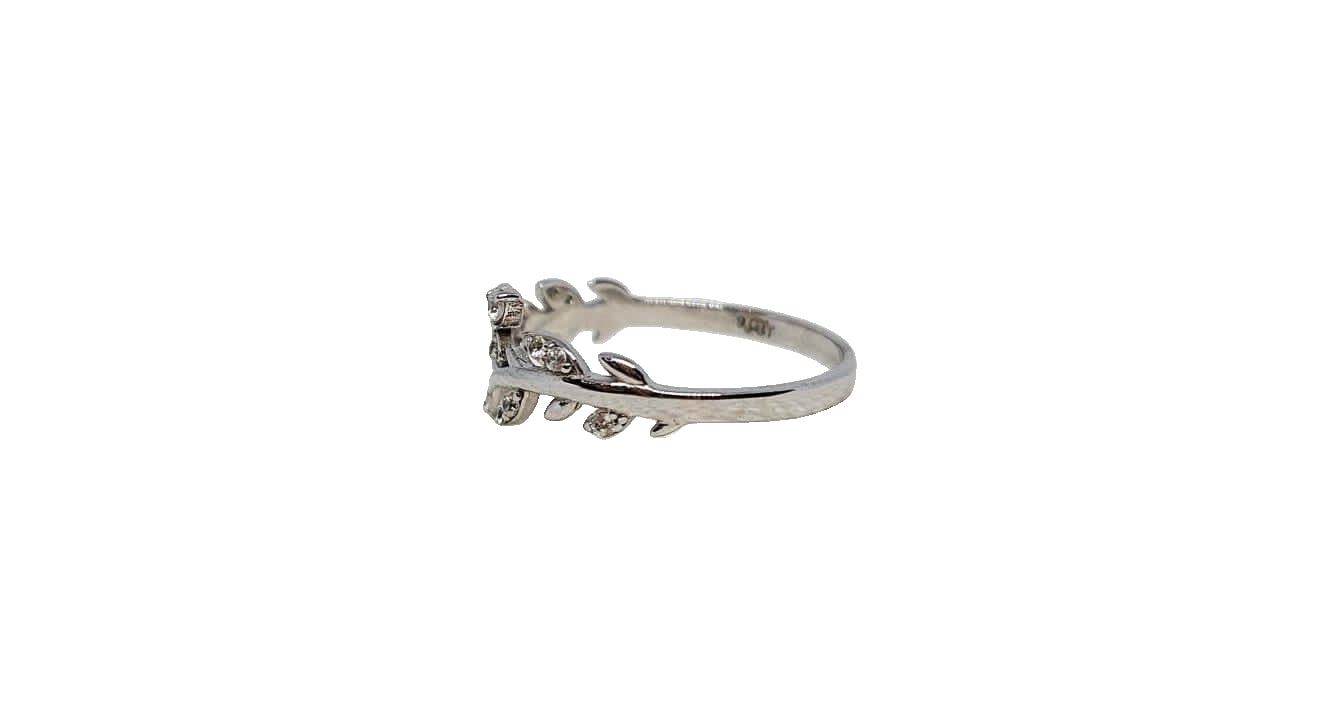 9ct White gold cubic zirconia leaf design band ring