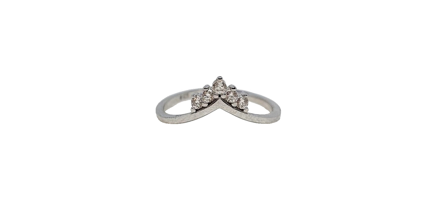 9ct White gold 5x cubic zirconia V-shape plain shank band