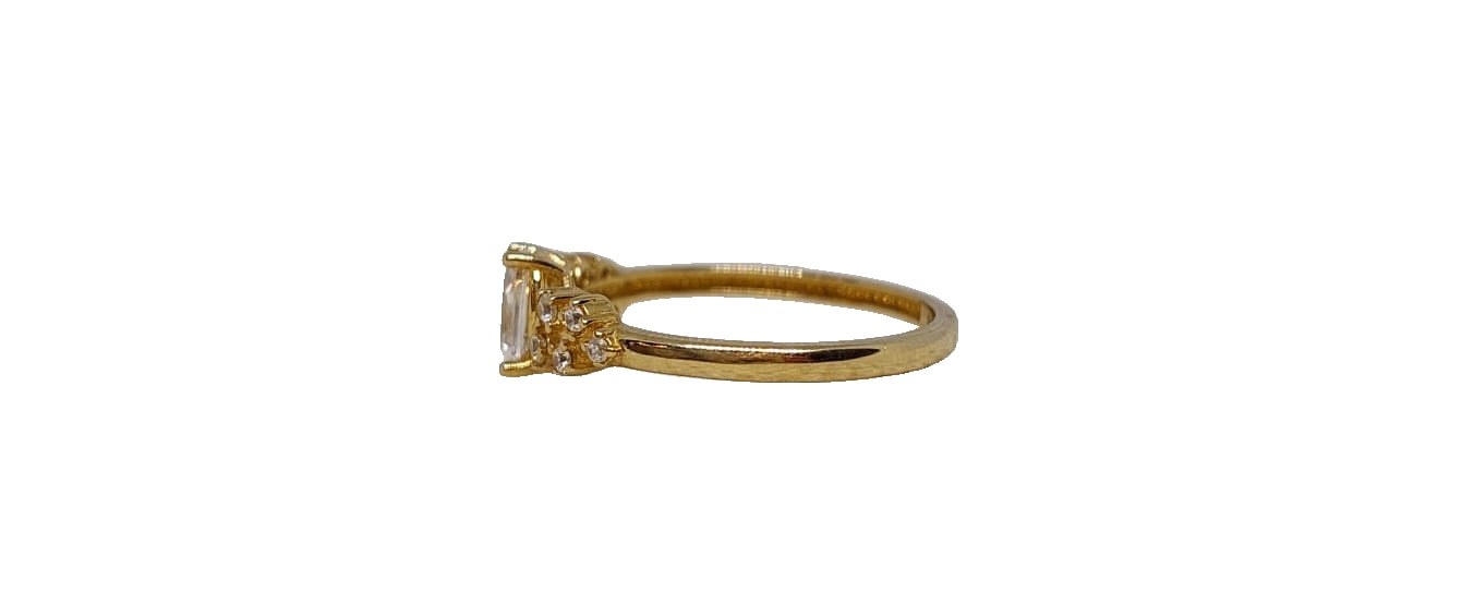 9ct Yellow gold oval 4 claw cubic zirconia snowdrift design ring