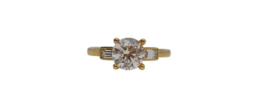 9ct Yellow gold round 4 claw cubic zirconia baguette-cut on shank ring