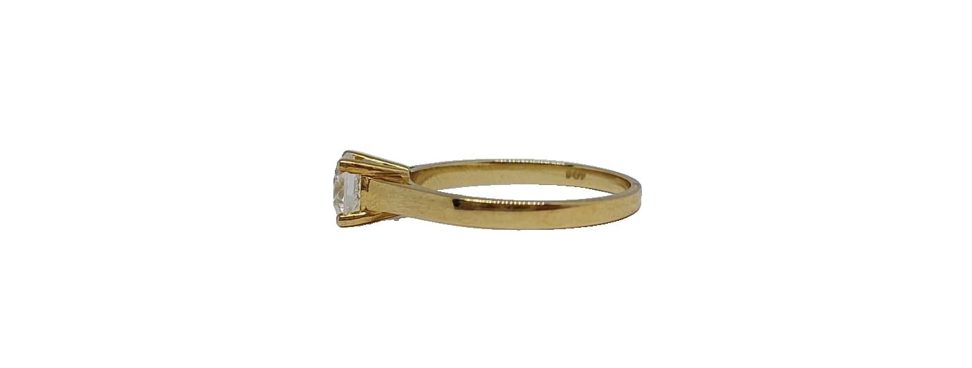 9ct Yellow gold 4 claw cubic zirconia solitaire plain shank ring