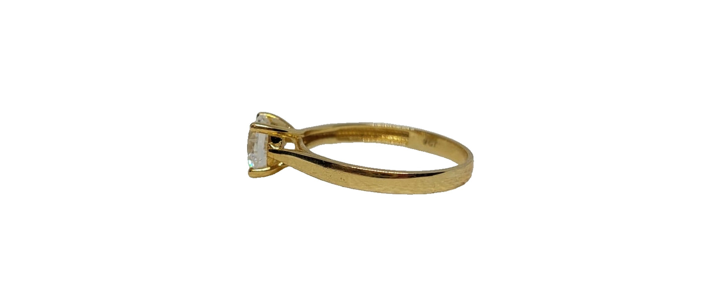 9ct Yellow gold 4 claw round cubic zirconia solitaire tapered shank ring