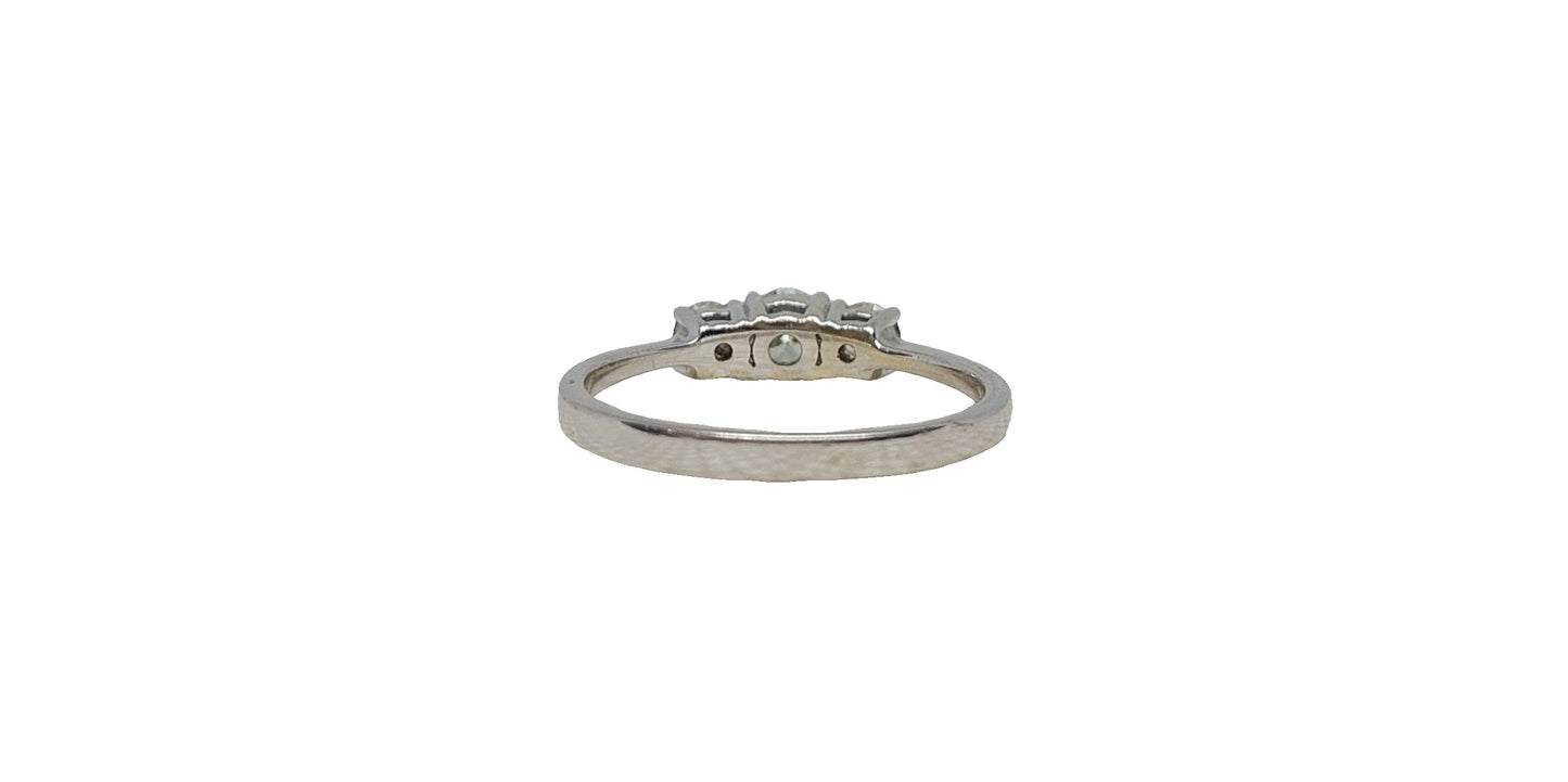 9ct White Gold round trilogy diamond ring
