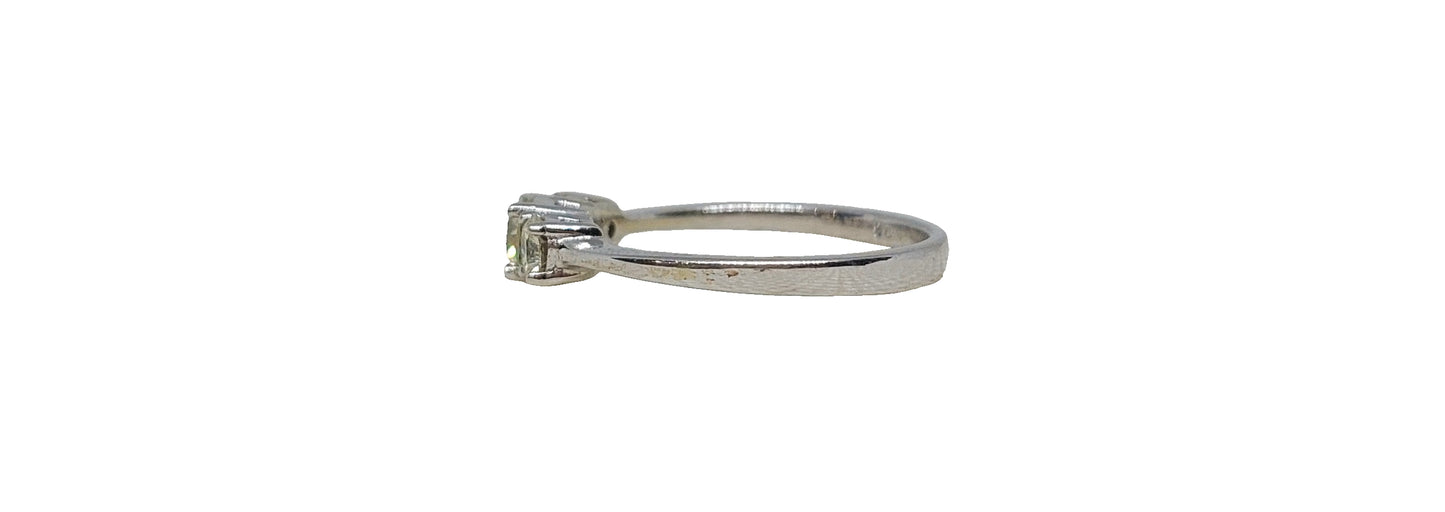 9ct White Gold round trilogy diamond ring
