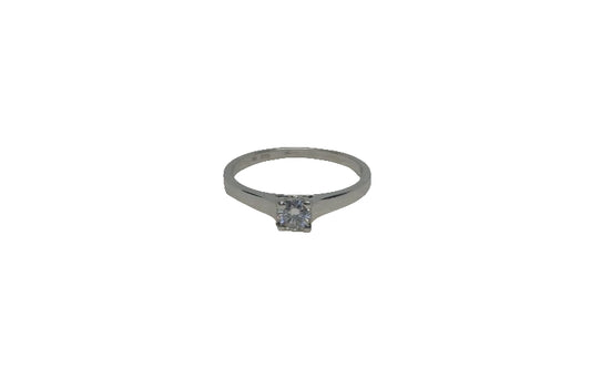 Sterling silver 18ct rhodium plated moissanite 4 claw classic setting with a rounded shank ring