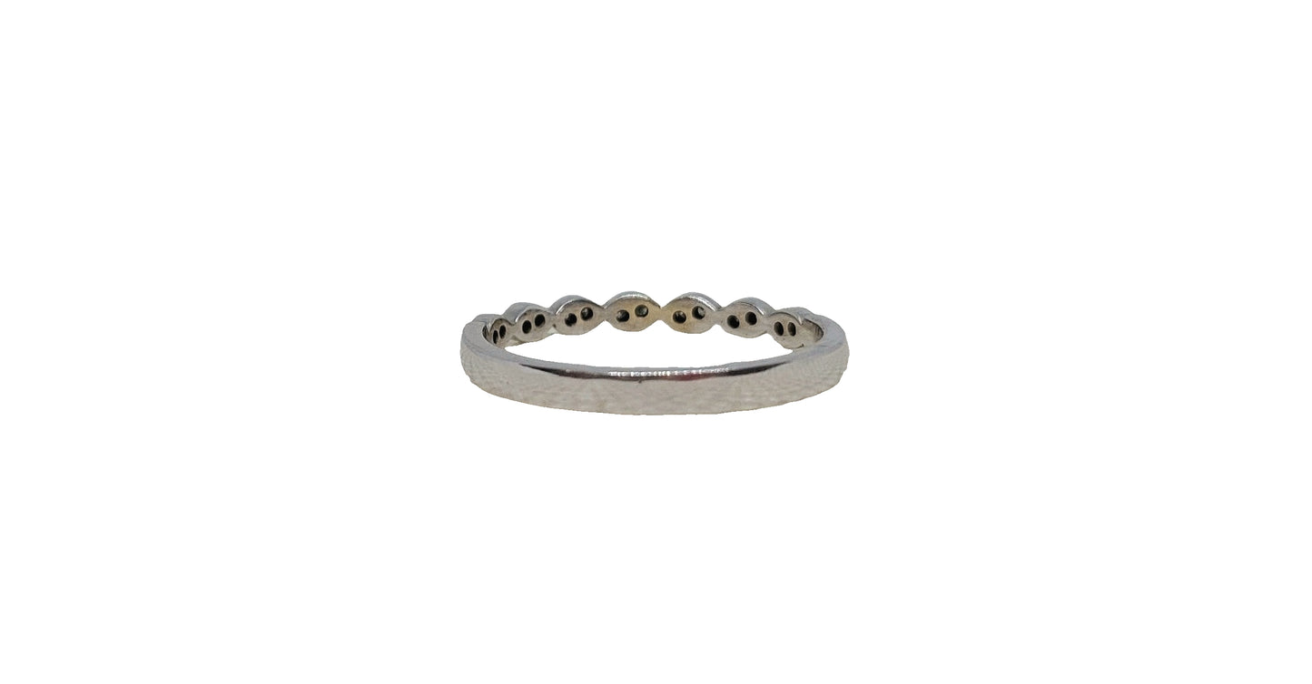 9ct White Gold diamond milgrain marquise pattern band