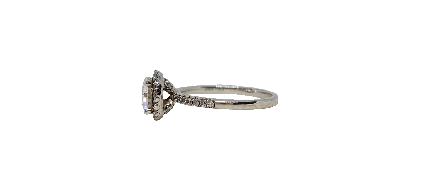 Sterling silver 18ct rhodium plating round cut moissanite halo cubic zirconia shank ring