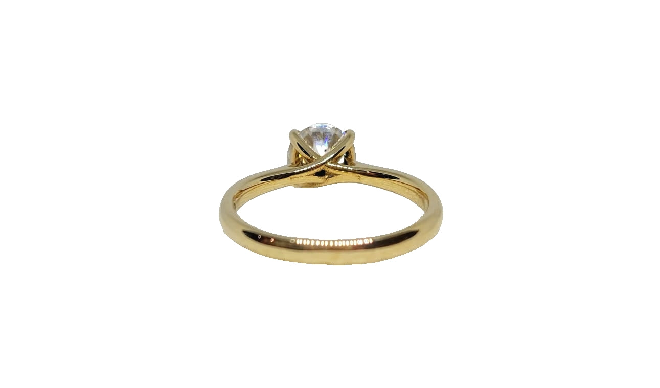 9ct Yellow gold solitaire plain shank ring