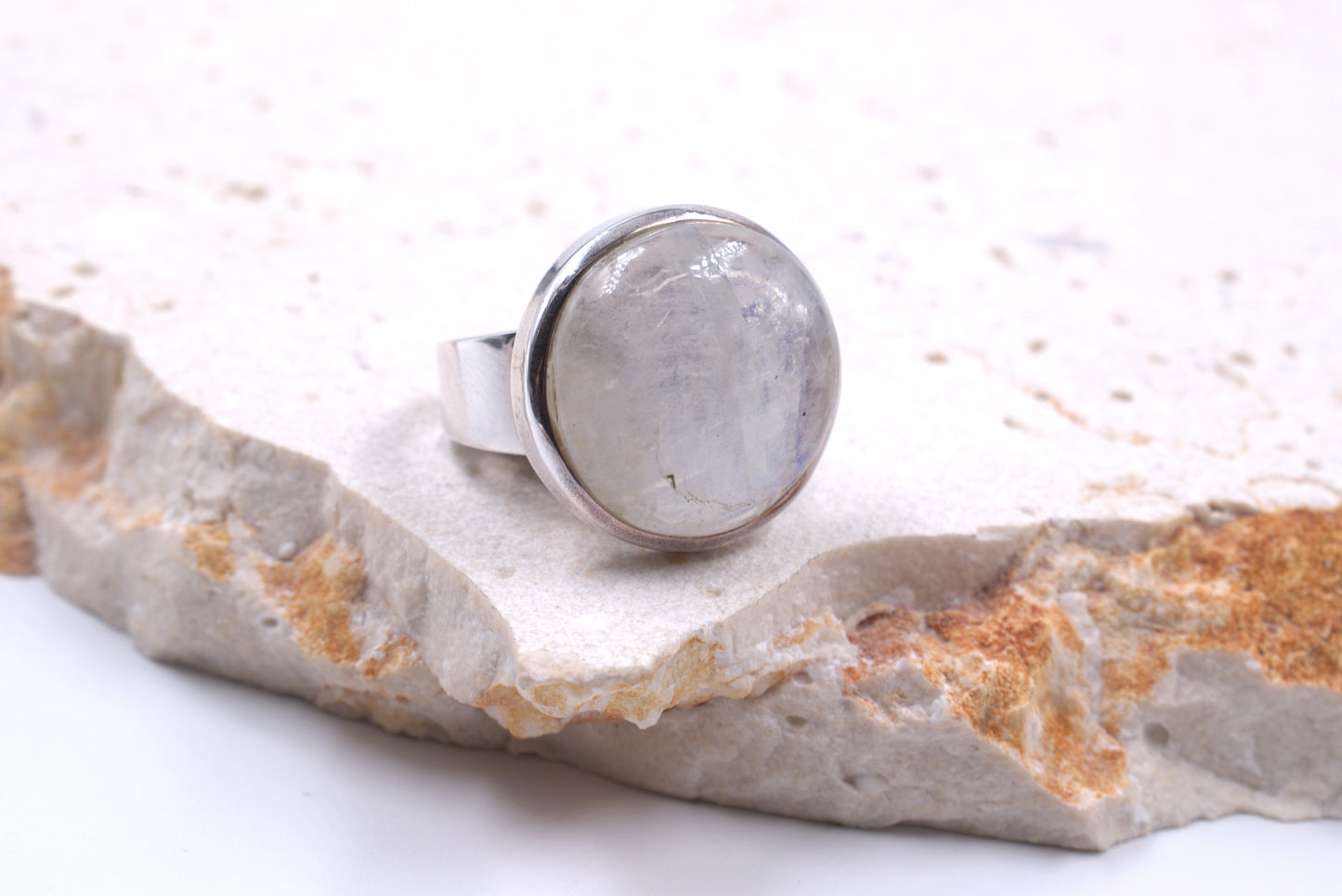 Sterling Silver Cabachon Round Moonstone Ring