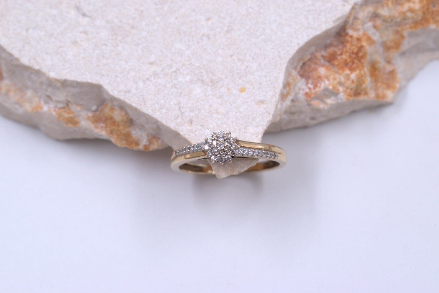 9ct Yellow Gold Diamond Flower or Cluster Style Ring