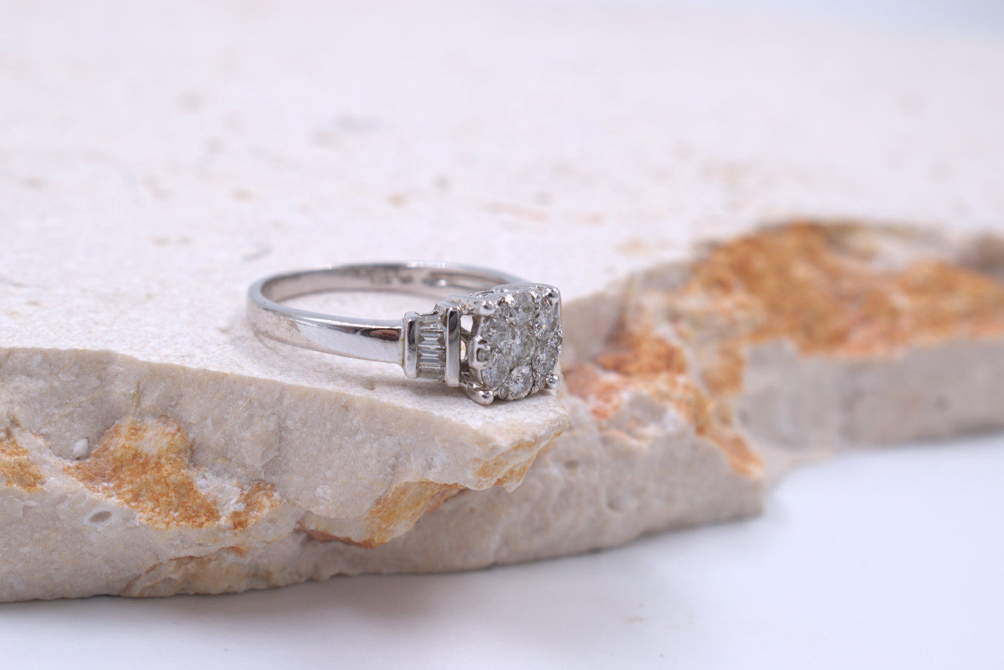 9ct White Gold Illusion Style Diamond Ring