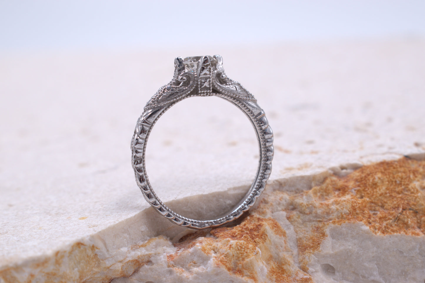 18ct White Gold Vintage style Diamond Ring