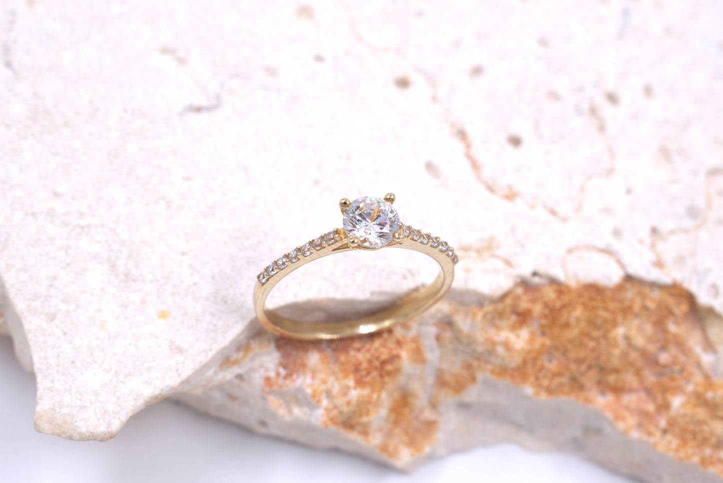 9ct Yellow Gold  Round Cubic Zirconia Ring