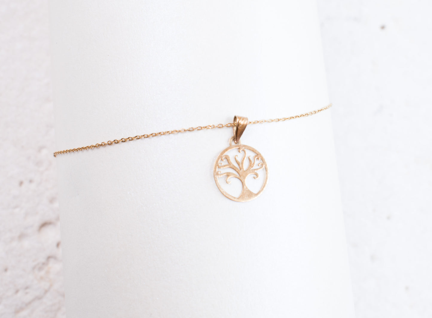9ct Yellow Gold Fine Bracelet with a Tree Of Life Charm