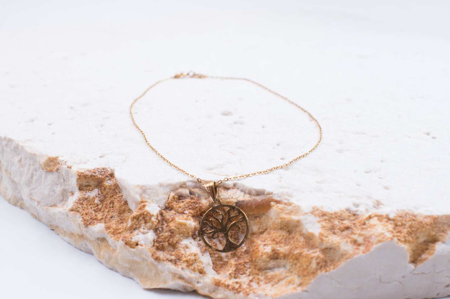 9ct Yellow Gold Fine Bracelet with a Tree Of Life Charm