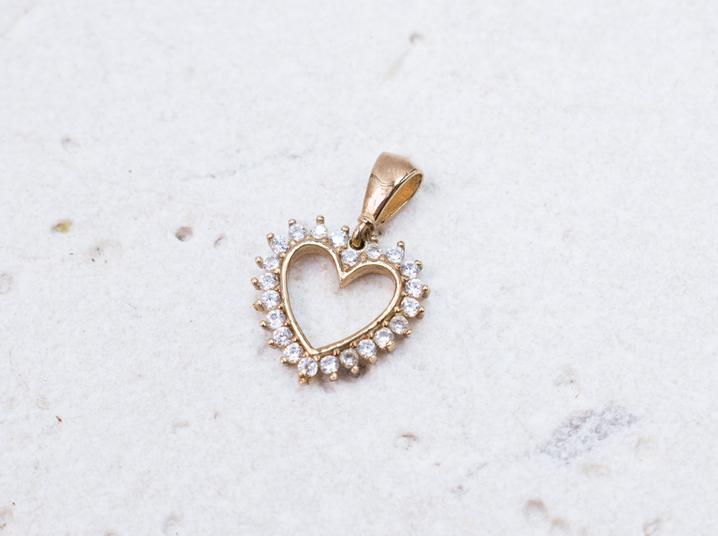 9ct Yellow Gold Cut Out Heart Pendant