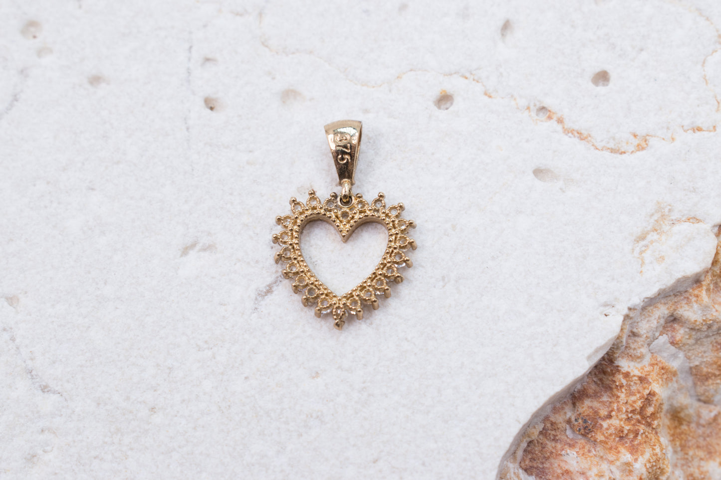 9ct Yellow Gold Cut Out Heart Pendant