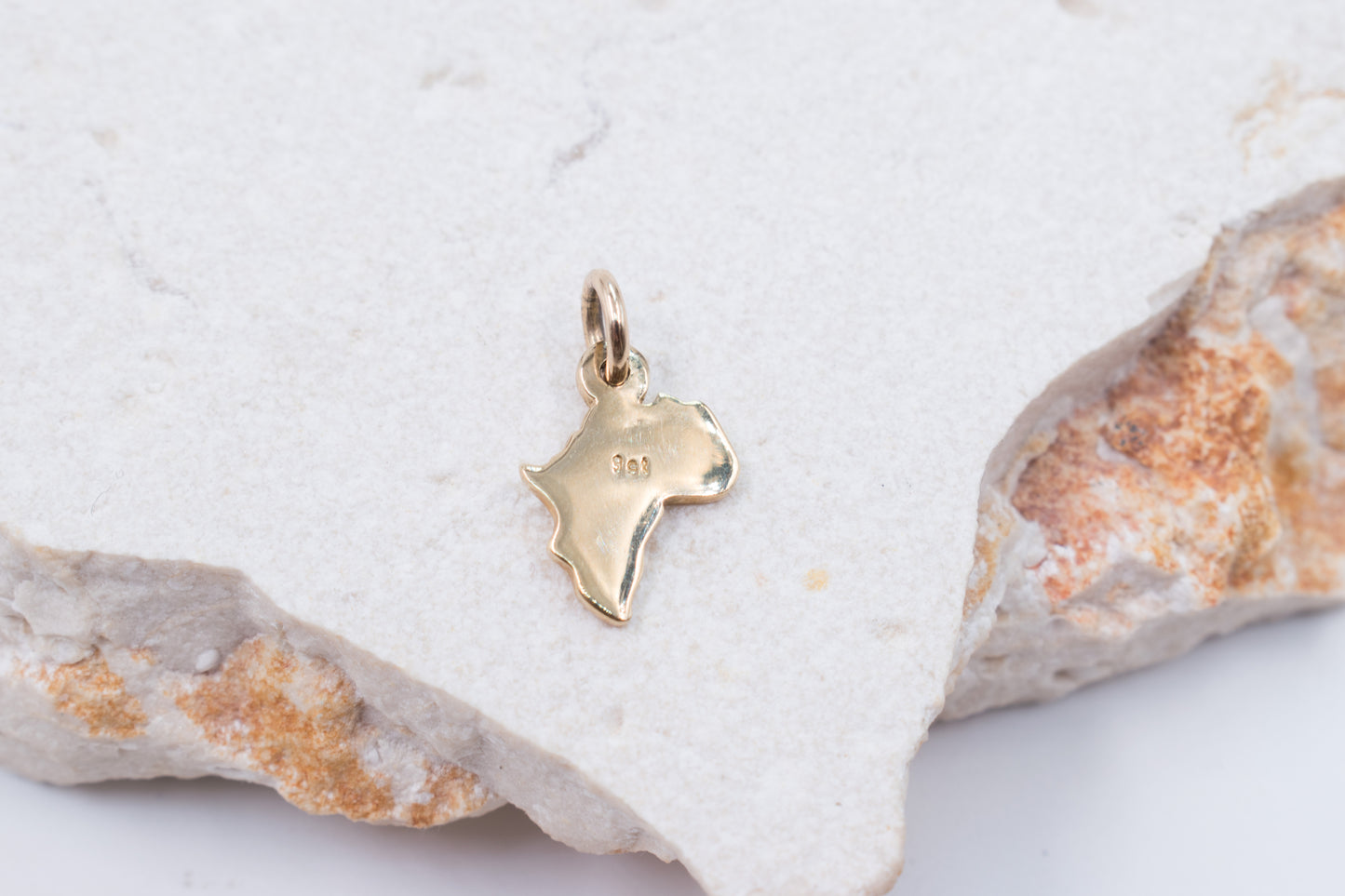 9ct Yellow Gold Map Of Africa Pendant
