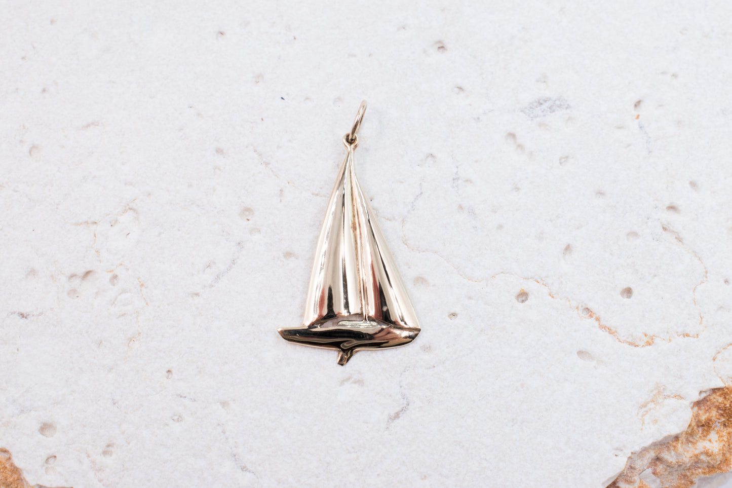 9ct Yellow Gold yacht pendant