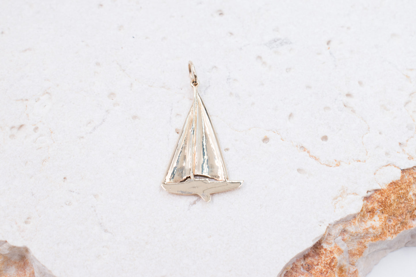 9ct Yellow Gold yacht pendant
