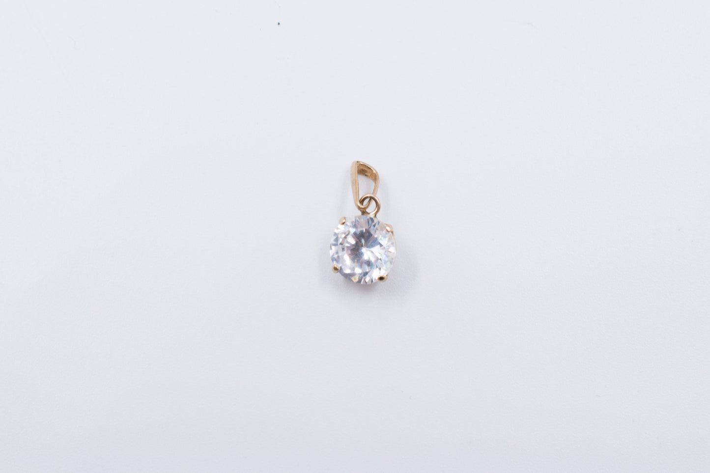 9ct Yellow Gold Round Cubic Zirconia Pendant