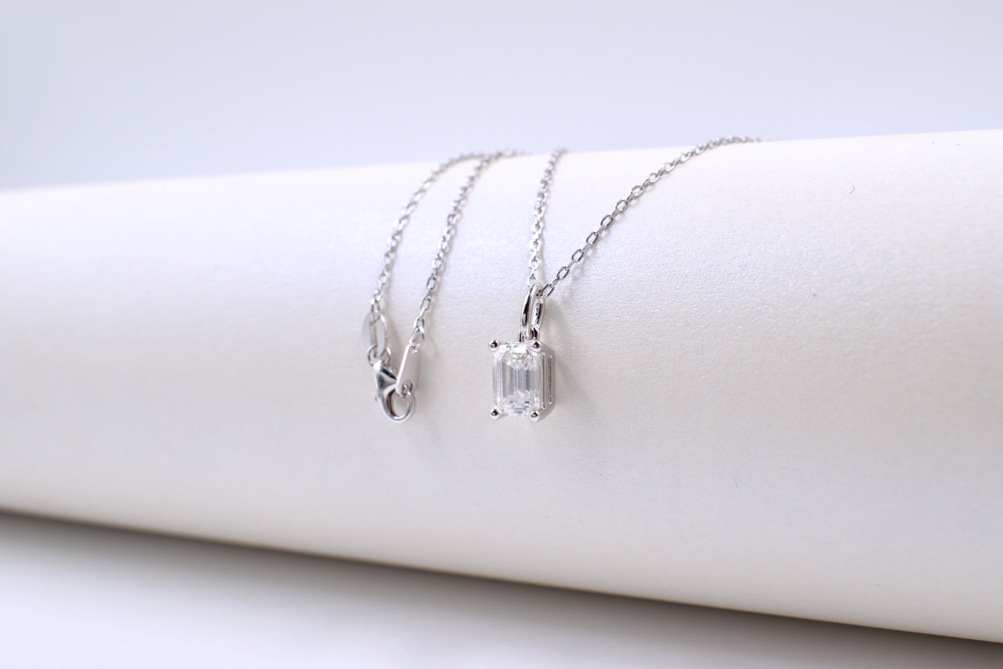 Sterling Silver 18ct Rhodium Plated Moissanite necklace