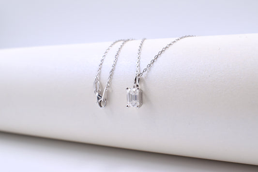 Sterling Silver 18ct Rhodium Plated Moissanite necklace